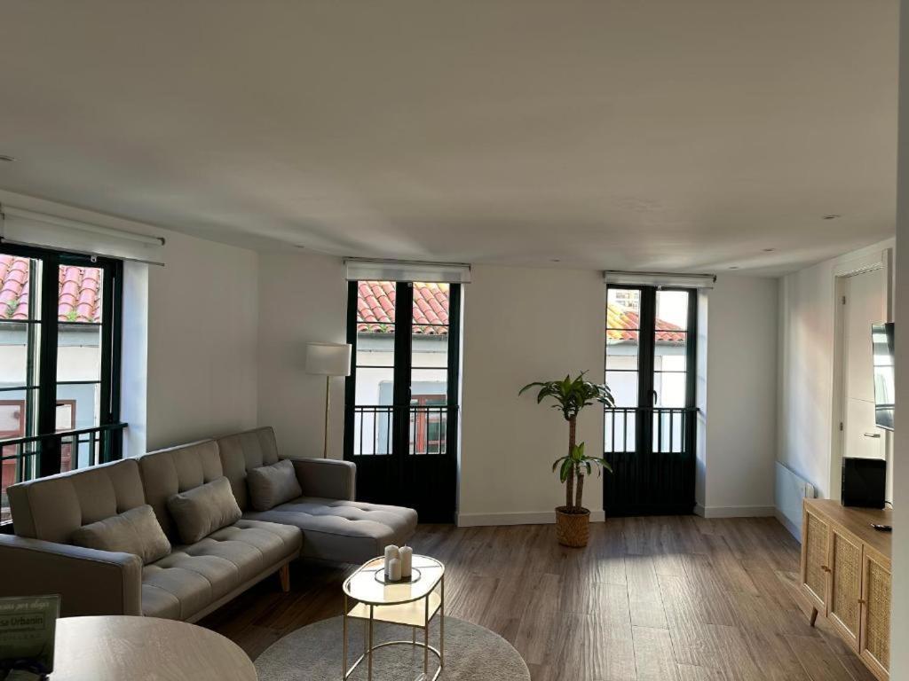 Apartamentos Urbanin II Plaza De San Pedro Cudillero Exteriér fotografie